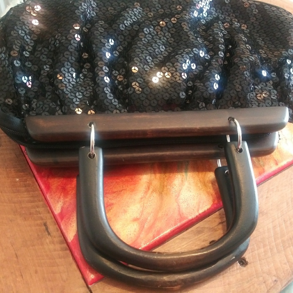 Purse - Picture 2 of 4